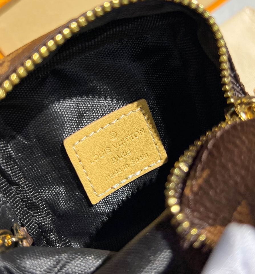 LV keyring 03lyh92  (7)