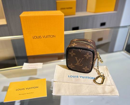 LV keyring 03lyh93 (1)