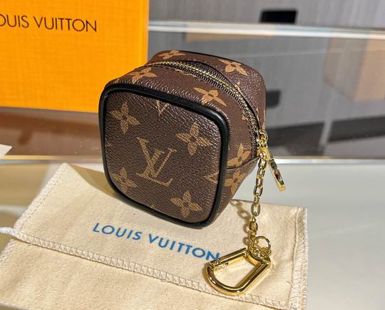 LV keyring 03lyh93 (2)