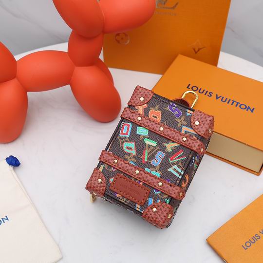 LV keyring 03lyh95 (1)