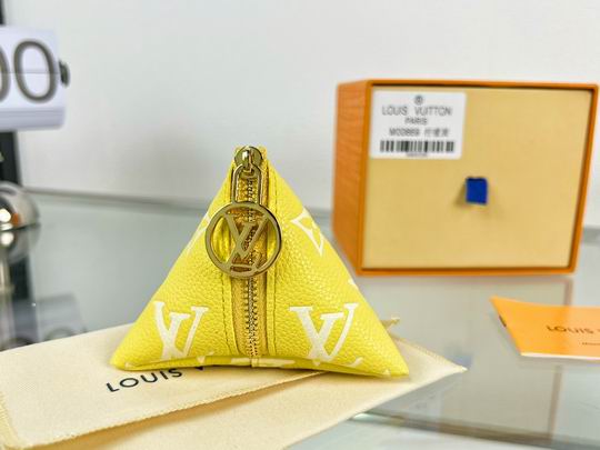 LV keyring 03lyh96 (11)