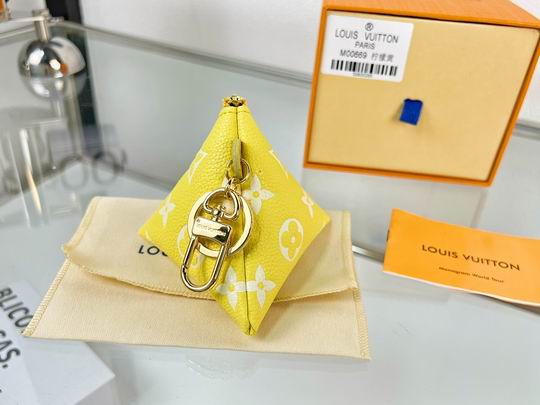 LV keyring 03lyh96 (12)