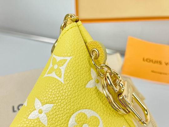 LV keyring 03lyh96 (18)