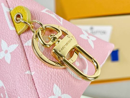 LV keyring 03lyh96 (9)