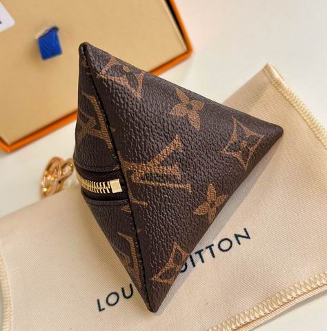 LV keyring 03lyh97 (5)