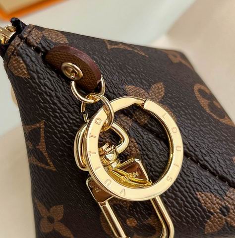LV keyring 03lyh97 (7)