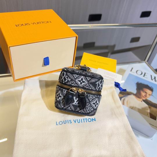 LV keyring 03lyh99 (5)