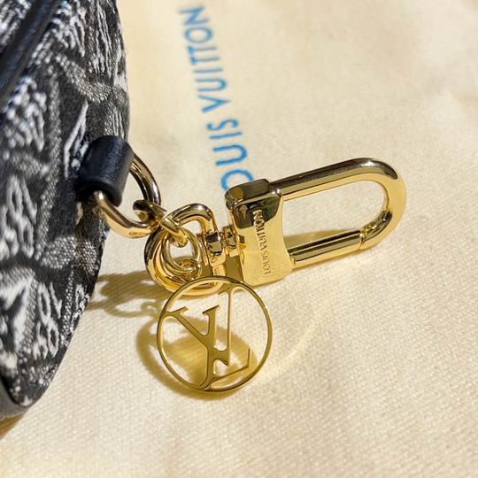 LV keyring 03lyh99 (9)
