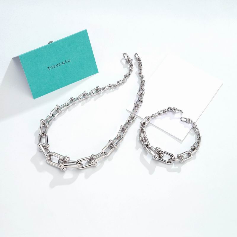 Tiffany suits 04lyx08 (1)