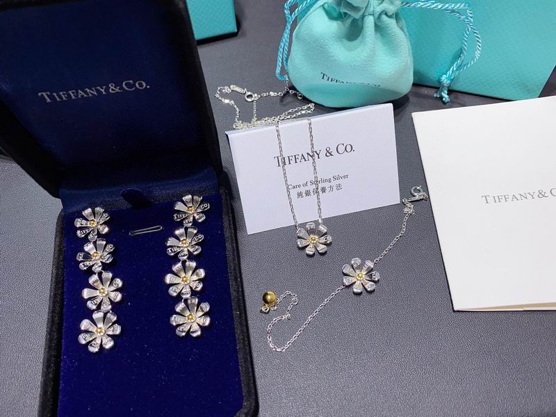 Tiffany suits 05lyx17 (1)