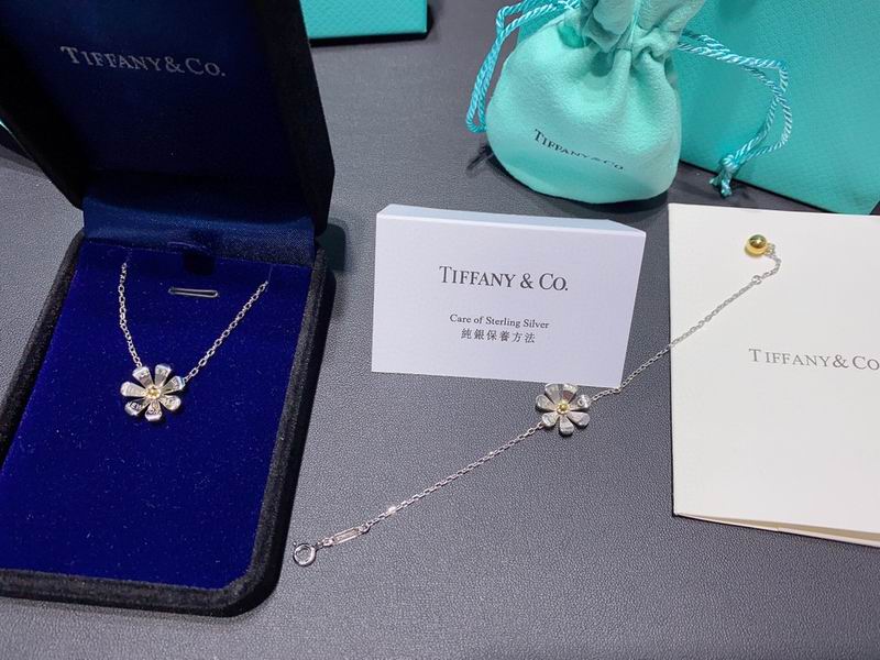 Tiffany suits 05lyx17 (4)