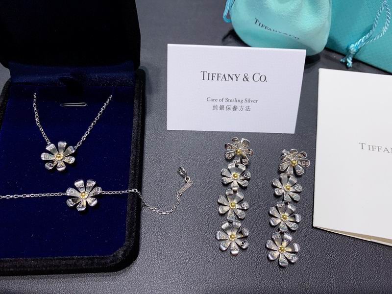 Tiffany suits 05lyx17 (5)