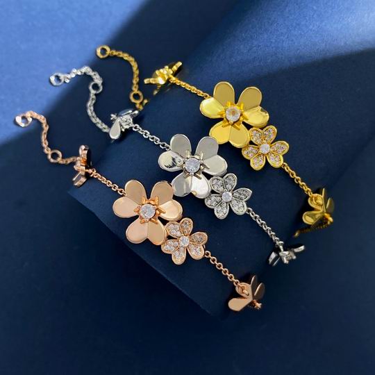 Van Cleef & Arpels bracelet 04lyh23 (5)