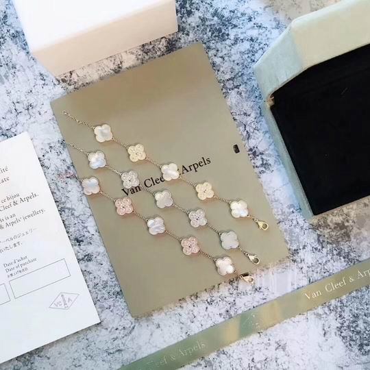 Van Cleef & Arpels bracelet 04lyh24  (2)