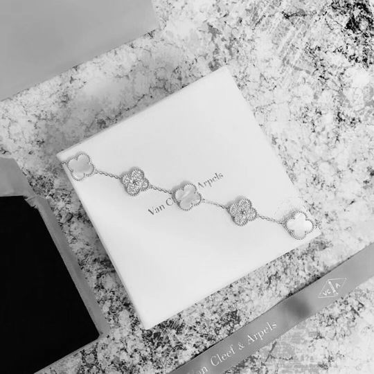 Van Cleef & Arpels bracelet 04lyh24  (6)