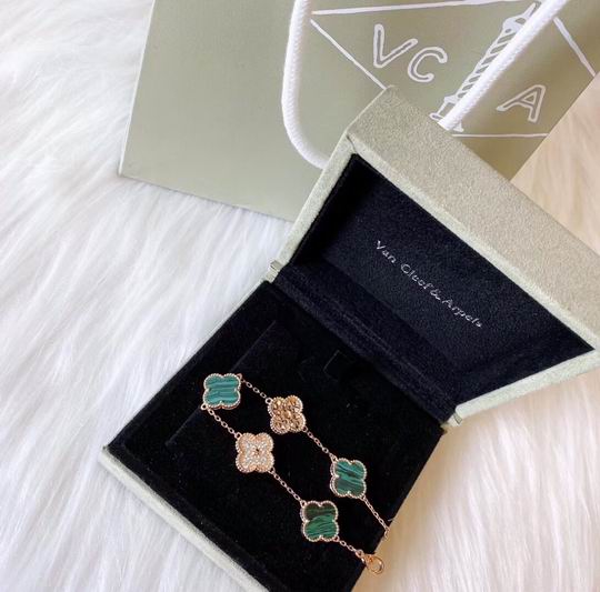 Van Cleef & Arpels bracelet 04lyh25 (3)