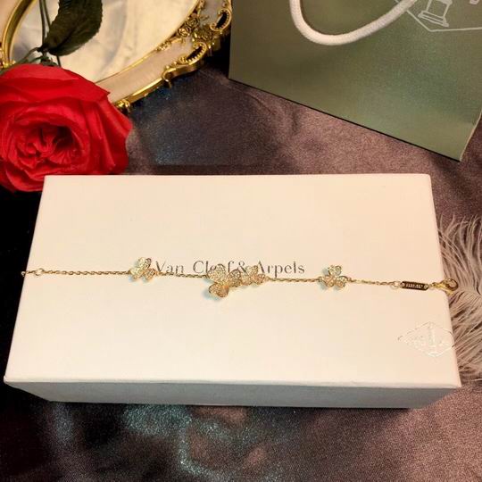 Van Cleef & Arpels bracelet 04lyh26 (1)