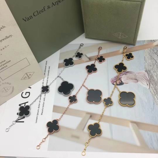 Van Cleef & Arpels bracelet 04lyh28 (4)