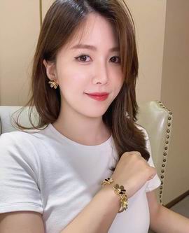 Van Cleef & Arpels bracelet 04lyh29 (8)