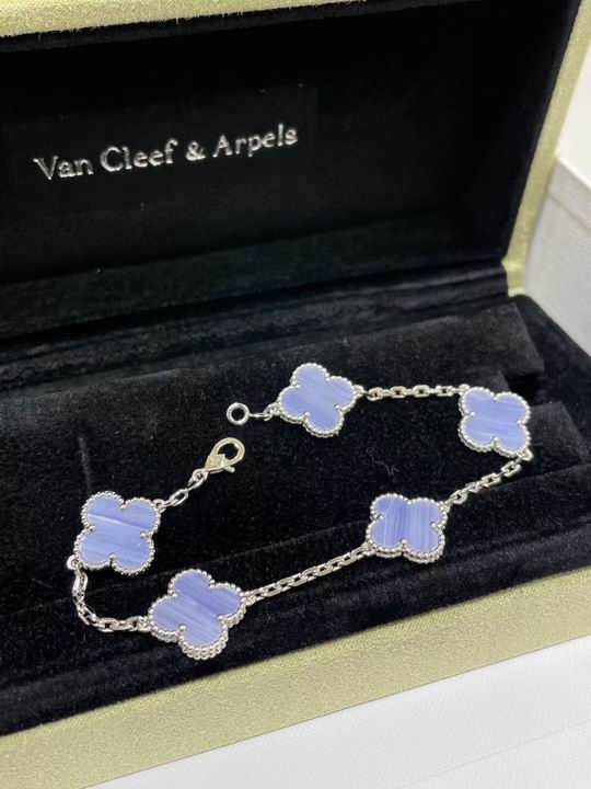 Van Cleef & Arpels bracelet 04lyh31 (4)
