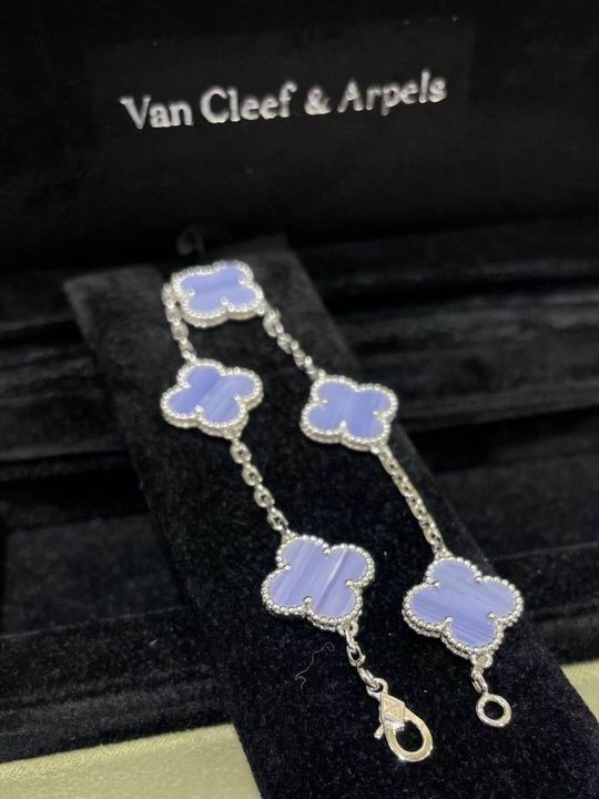 Van Cleef & Arpels bracelet 04lyh31 (5)