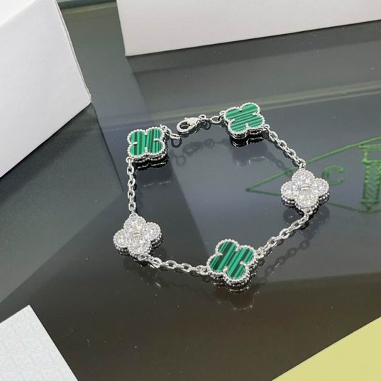 Van Cleef & Arpels bracelet 07lyh35  (3)