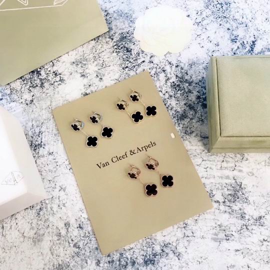 Van Cleef & Arpels earring 04lyh14 (1)