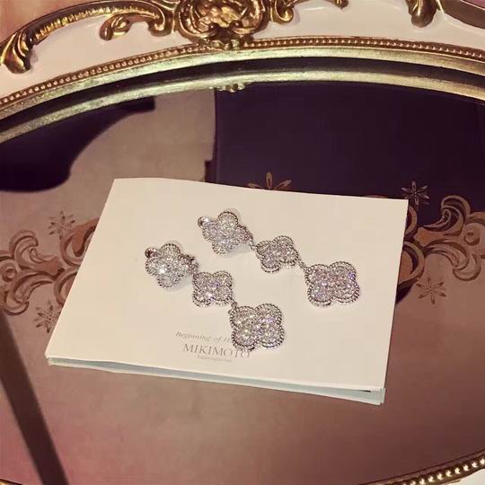 Van Cleef & Arpels earring 04lyh16  (1)