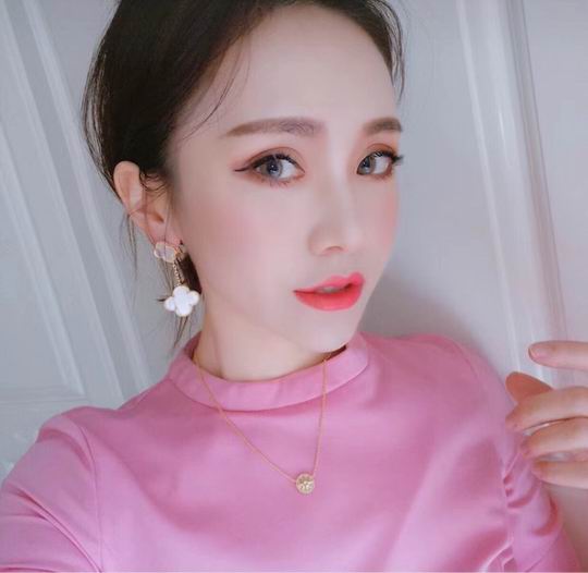 Van Cleef & Arpels earring 05lyh17 (11)