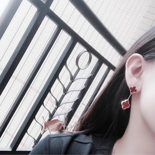 Van Cleef & Arpels earring 05lyh17 (2)