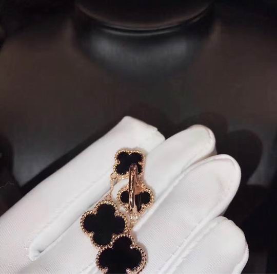 Van Cleef & Arpels earring 05lyh17 (20)