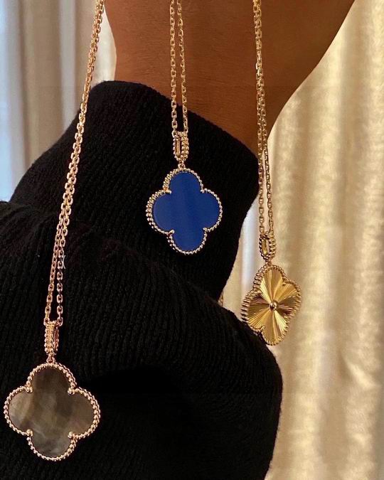 Van Cleef & Arpels necklace 04lyh25 (3)