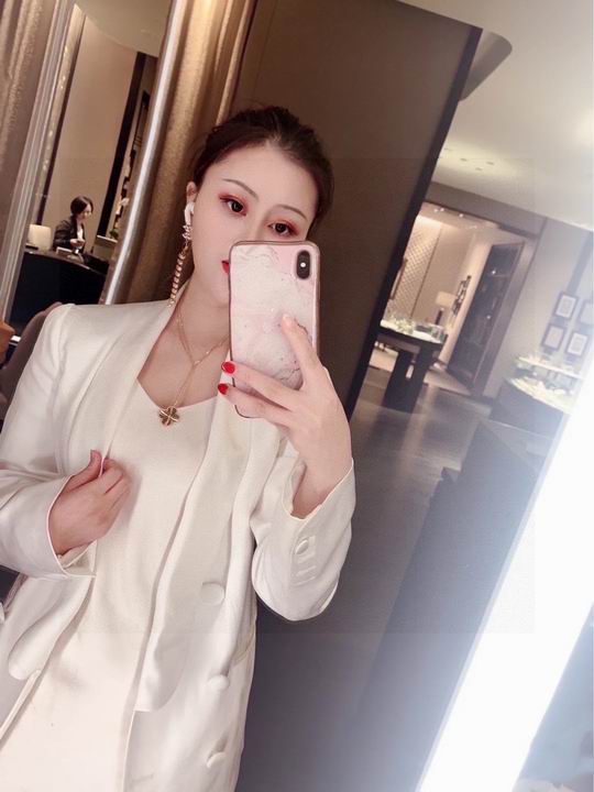 Van Cleef & Arpels necklace 04lyh25 (5)