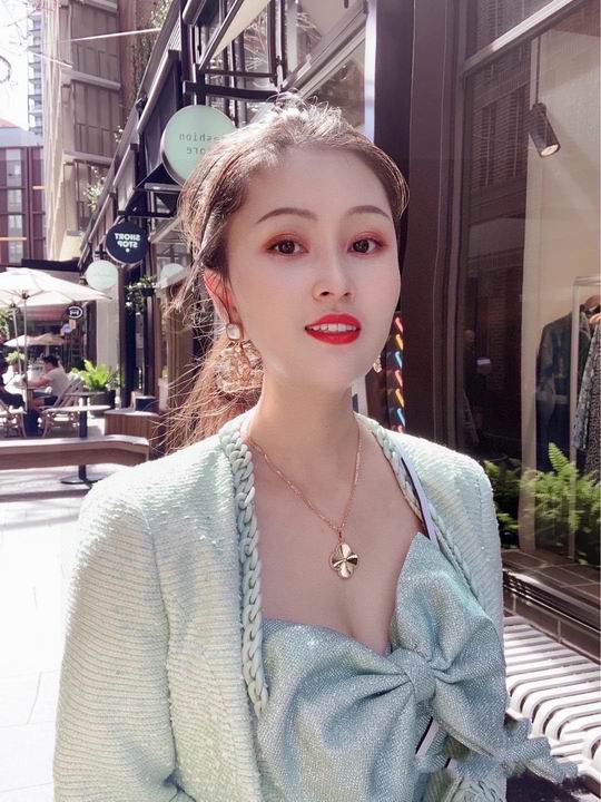 Van Cleef & Arpels necklace 04lyh25 (7)