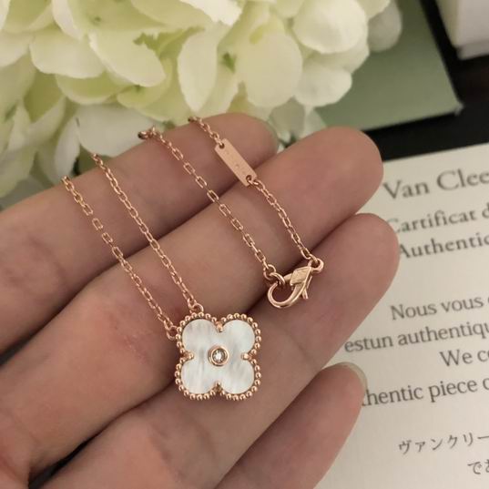 Van Cleef & Arpels necklace 04lyh27  (3)