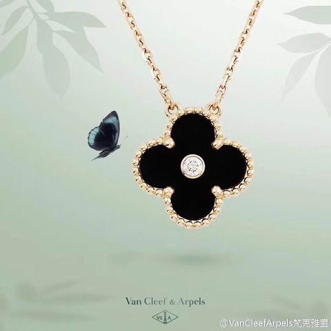 Van Cleef & Arpels necklace 04lyh28 (2)