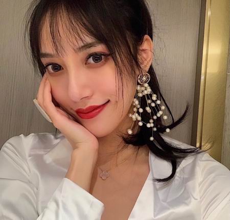 Van Cleef & Arpels necklace 04lyh34 (6)