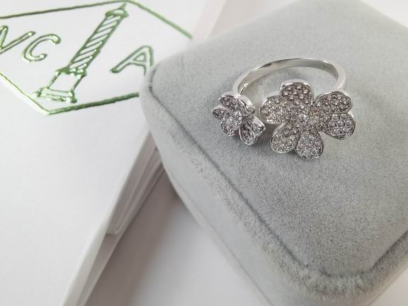 Van Cleef & Arpels ring 04lyh08  (2)