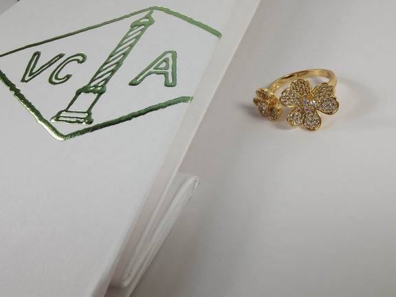 Van Cleef & Arpels ring 04lyh08  (7)