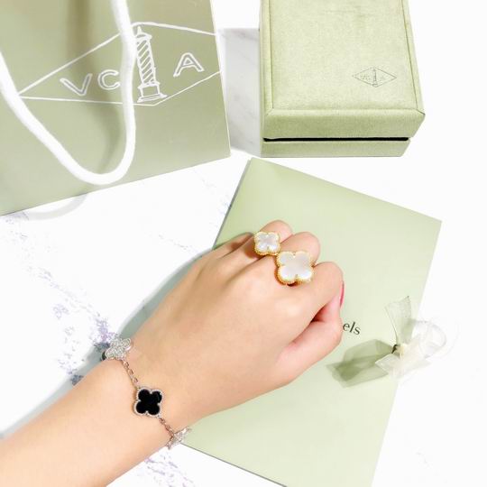 Van Cleef & Arpels ring 04lyh10 (2)