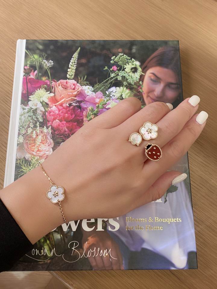 Van Cleef & Arpels ring 06lyh14 (7)