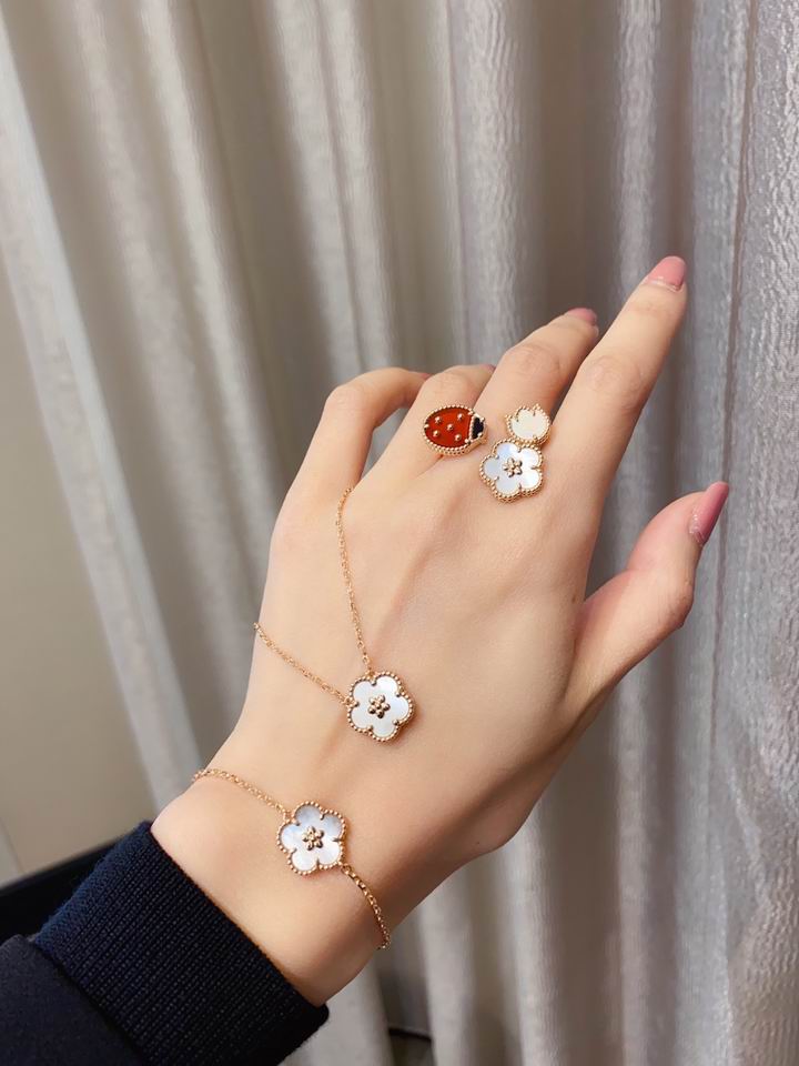 Van Cleef & Arpels ring 06lyh14 (8)