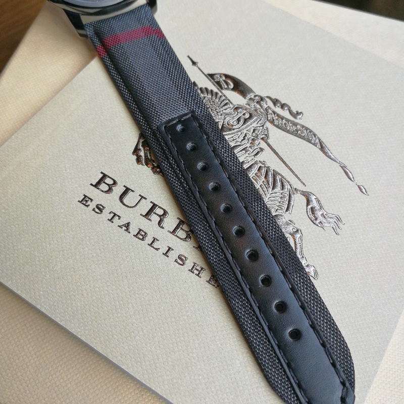 Burberry 41mm 56 (4)