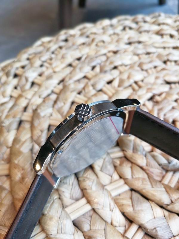 Burberry 42mm 58 (2)