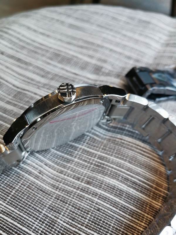 Burberry 42mm 59 (2)