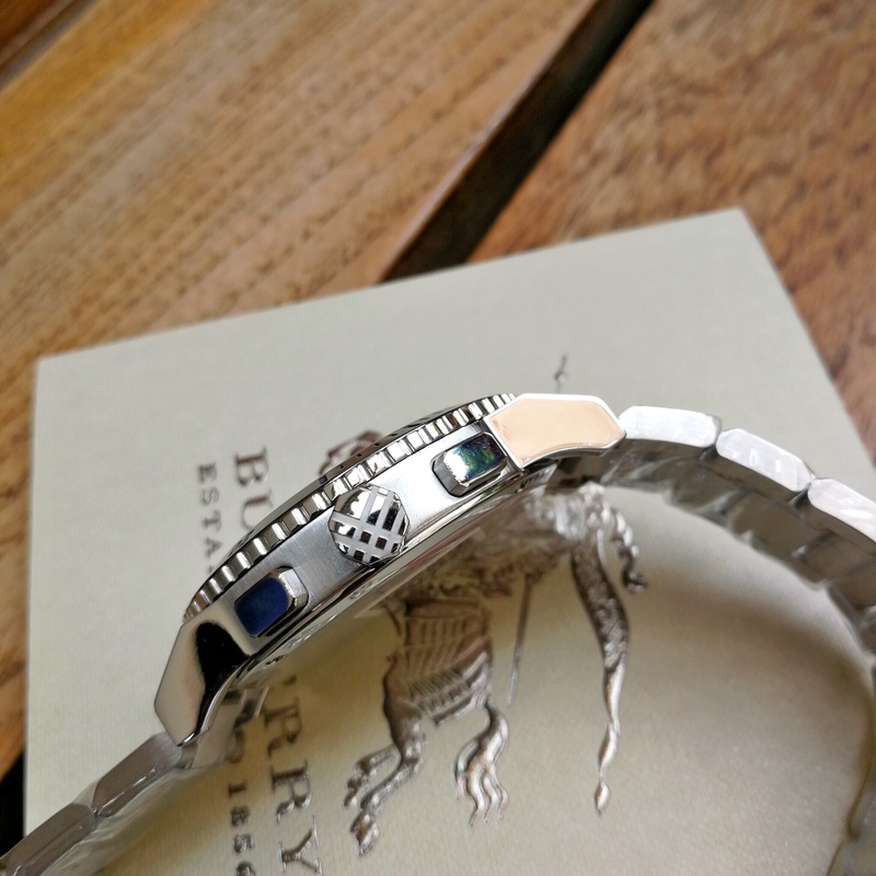 Burberry 43mm 61 (5)