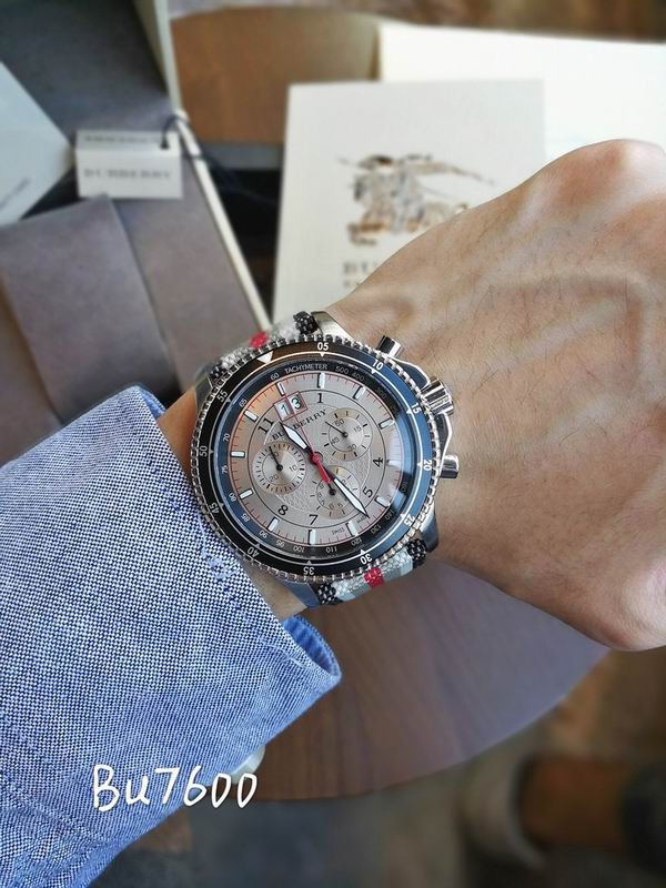 Burberry 45mm 64 (1)