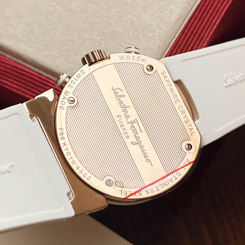 Ferragamo 40mm 48 (1)