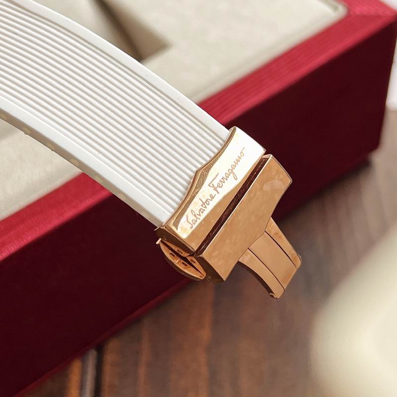 Ferragamo 40mm 48 (4)