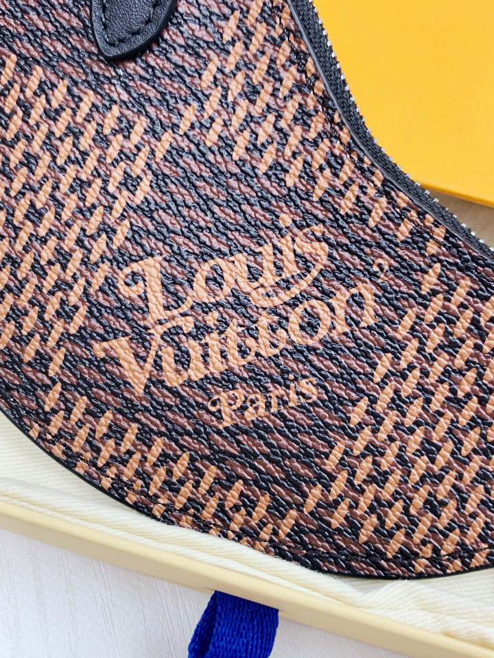 LV keyring  鸭子 (4)